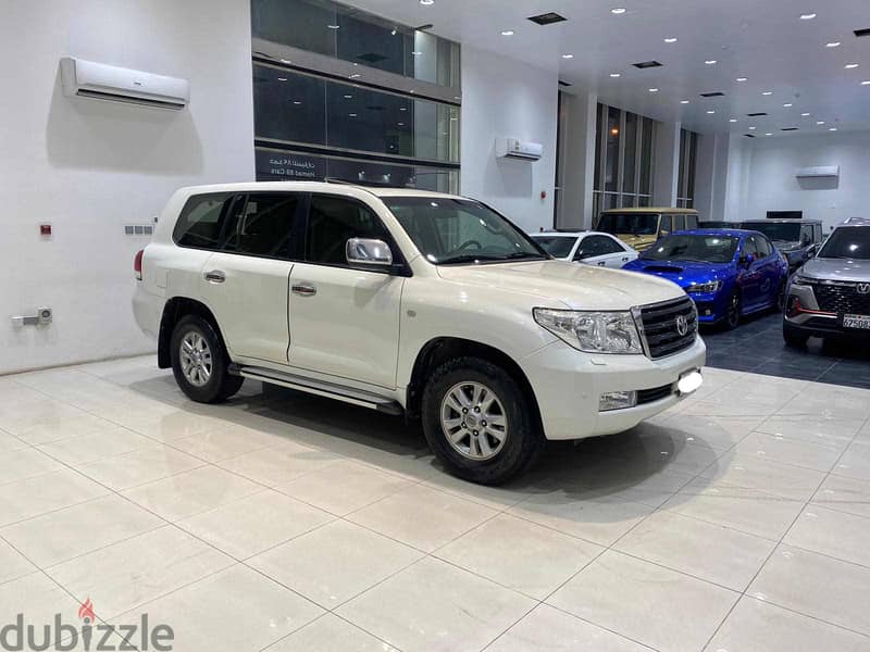 Toyota Land Cruiser GXR 2010 white 0