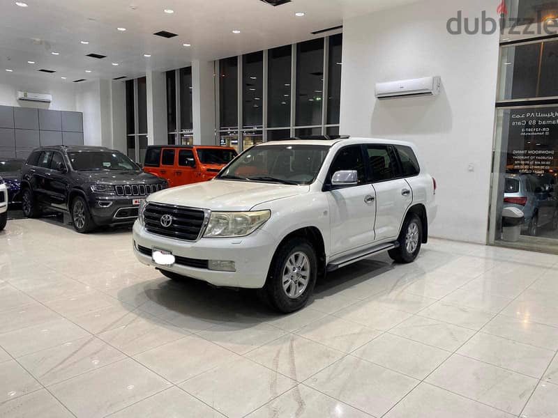 Toyota Land Cruiser GXR 2010 white 1