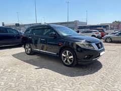 Nissan Pathfinder 2015 black