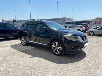 Nissan Pathfinder 2015 black