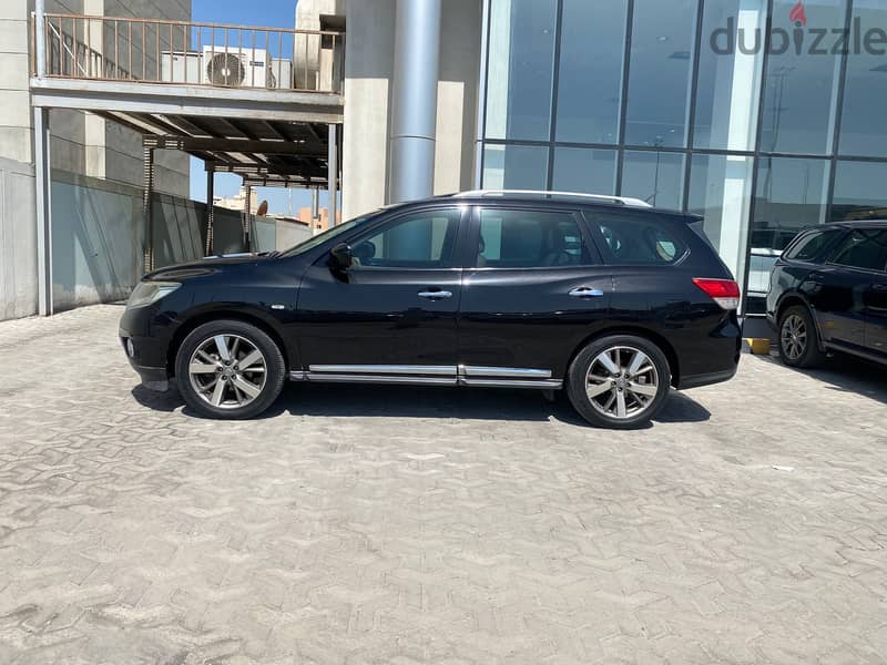 Nissan Pathfinder 2015 black 2