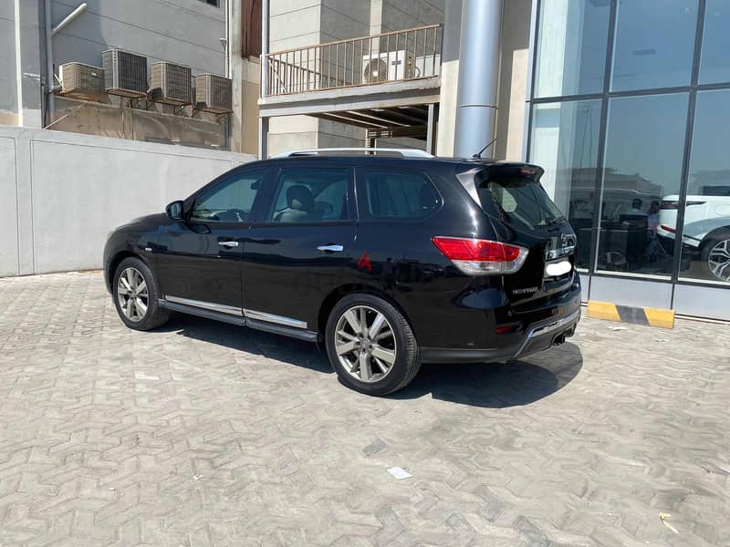 Nissan Pathfinder 2015 black 5