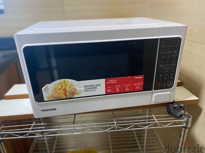 Toshiba Microwave 20L 1