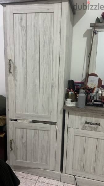 Used furniture for sale / للبيع اثاث مستعمل 4