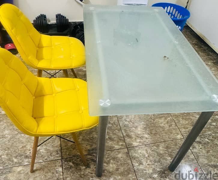 glass table with two chairs 3