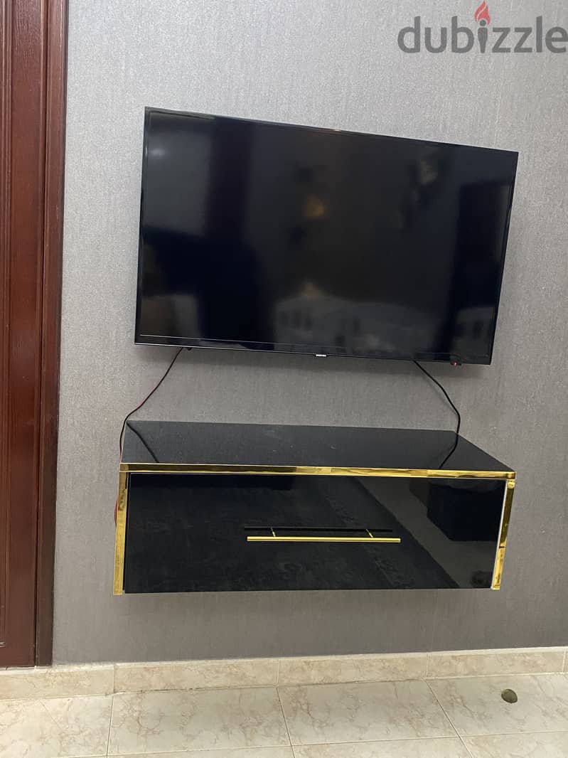 Bed, side table , tv unit and dressing table for sale 2