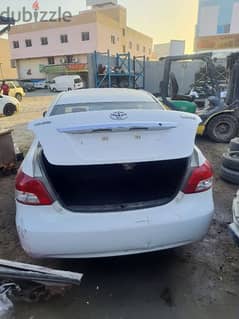 لبيع قطع غيار TOYOTA YARIS 2011