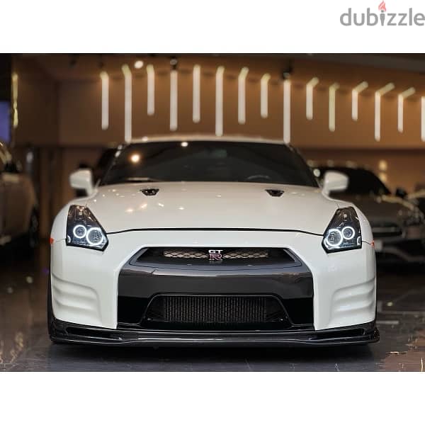 Nissan GT-R 2009 1