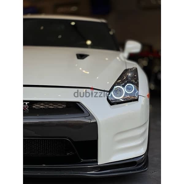 Nissan GT-R 2009 6