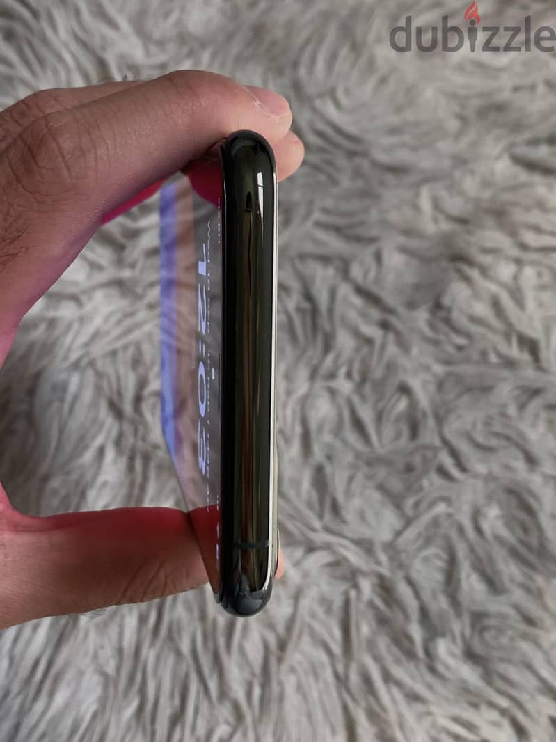 iPhone 11 Pro Max - 256GB Midnight Green - Great Condition 2