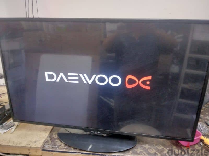 42INCH LED DAEWOO 3