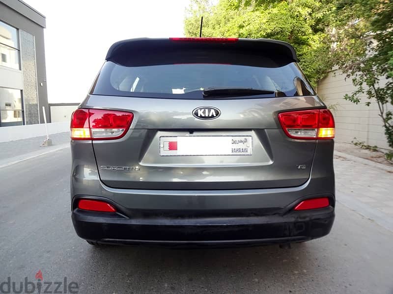 Kia Sorento 3.3 L 2016 Grey V6 7 Seat AWD Well Maintained Urgent Sale 1