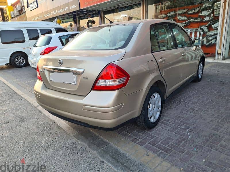 Nissan Tiida 2012 1