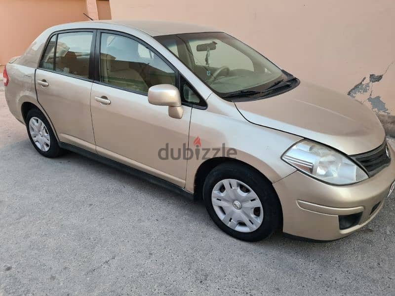 Nissan Tiida 2012 5