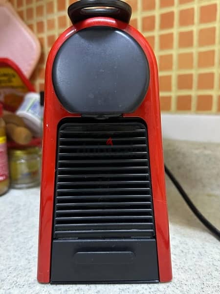 nespresso essenza mini coffee machine 1