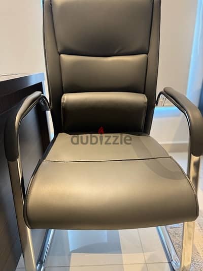 For sale: A luxury visitor chairs (3 pieces)