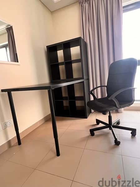 study table and chair with good condition 4