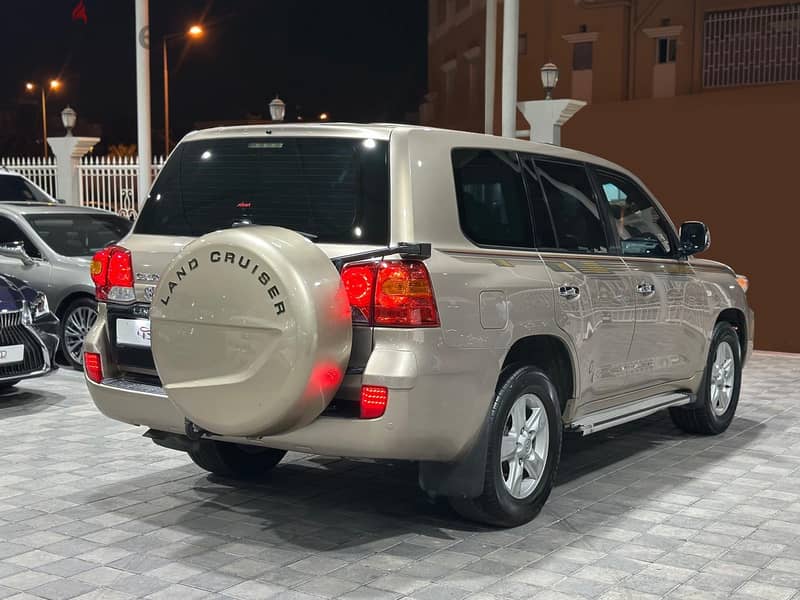 Toyota Land Cruiser 2010 9