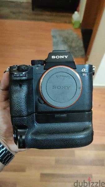 sony a7riii body 48 megapixels with grip 2