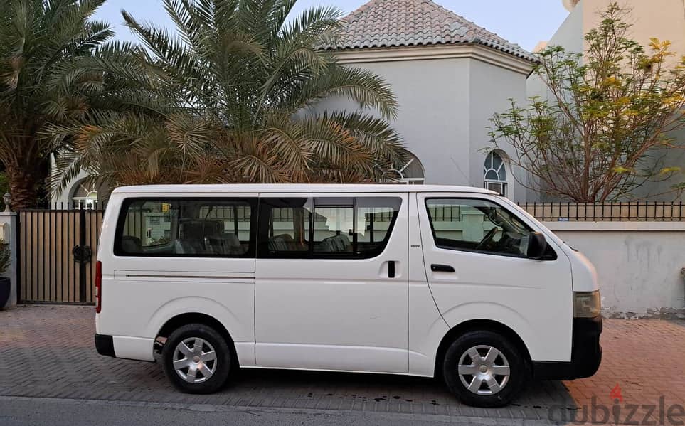 Toyota Hiace 2009 1