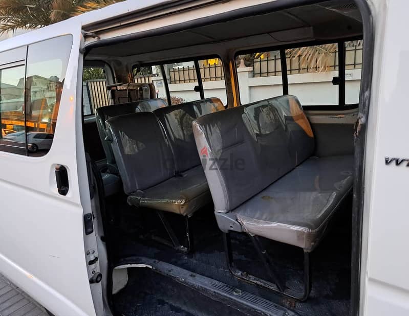 Toyota Hiace 2010 4