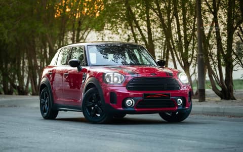 MINI Cooper 2022 Country Man Red and Black