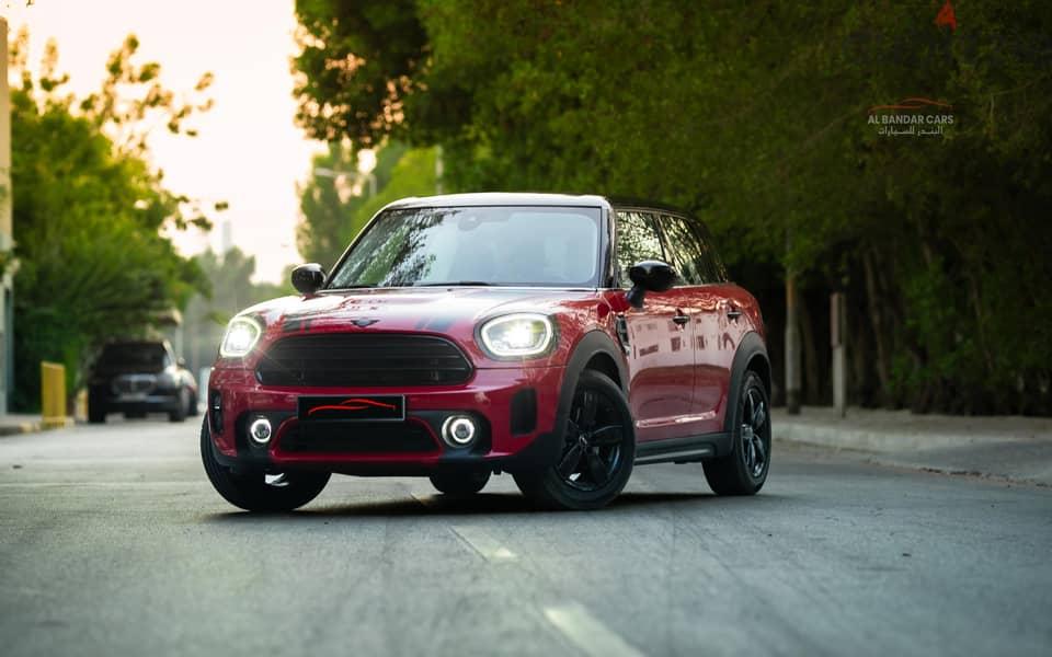 MINI Cooper 2022 Country Man Red and Black 3