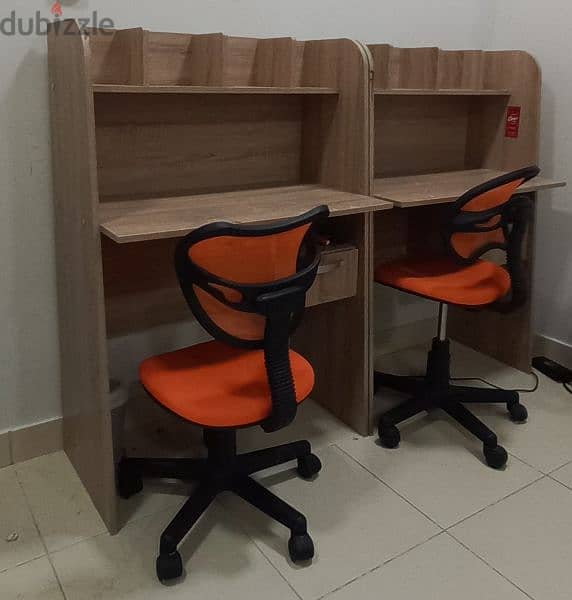 2 Desks with 2 chairs for sale 0