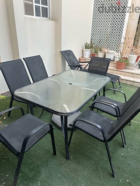 in excellent condition garden furniture 5