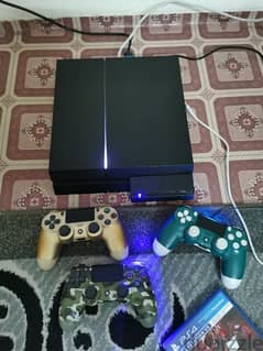 PS4 500GB 3 controllers