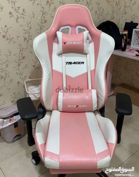 gaming chair and table pink 1