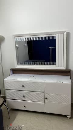 Dressing table (Pick up only)