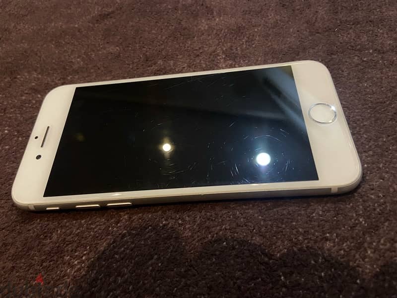 IPHONE 8 IN EXCELLENT CONDITION 64 GB 4