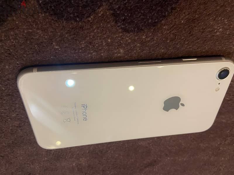 IPHONE 8 IN EXCELLENT CONDITION 64 GB 5