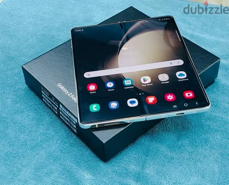 Samsung Galaxy fold5 5G ram 12 gb rom 256 gb only 2 months ues full wa 1