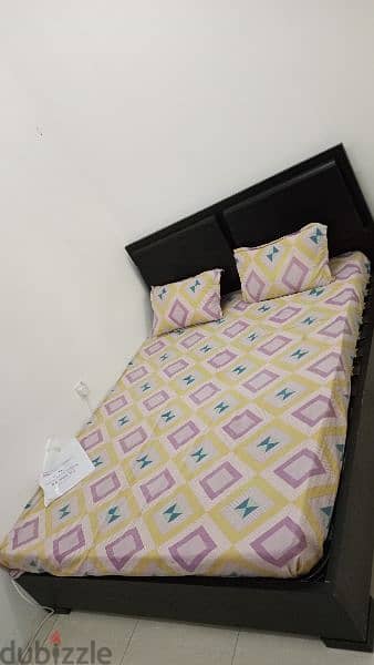 40 BD Queen size bed without mattress 1