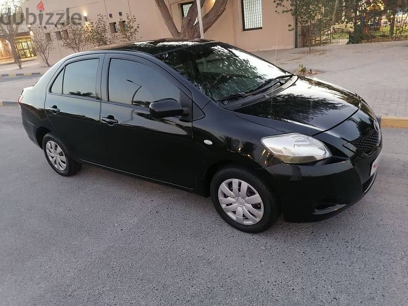 Toyota Yaris 2012 1