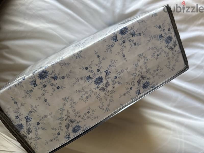 *NEW* RALPH LAUREN KING BEDSHEET SET (Blue flowers print) 3