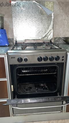 4 Burner and oven 0