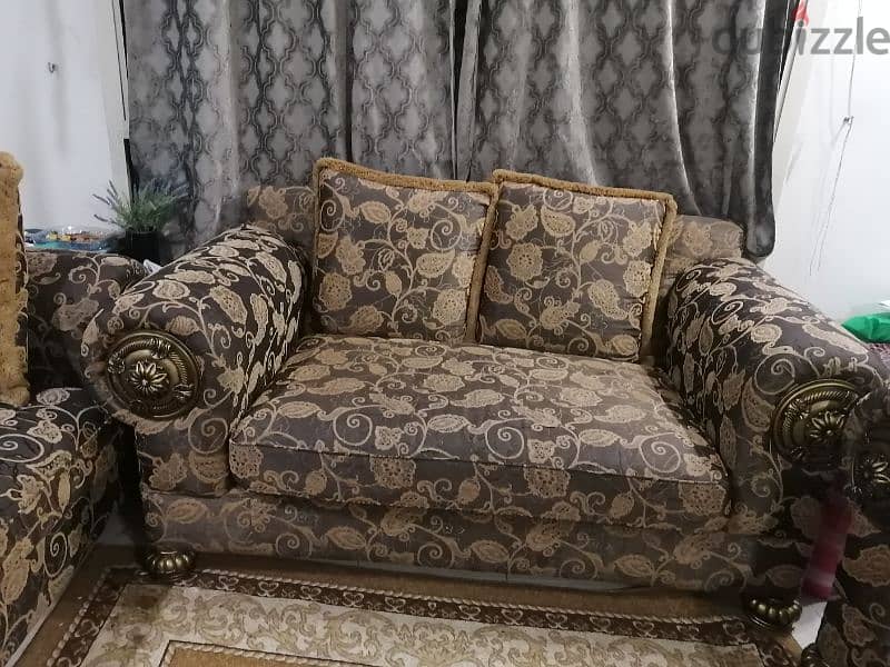 جلسة ٧ أفراد للبيع sofa  20 BD 2