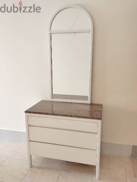 dressing tables for sale like new condition 1