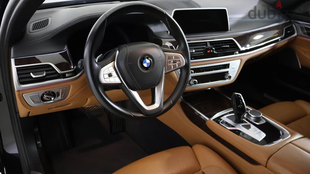 BMW 7-Series 2022 8