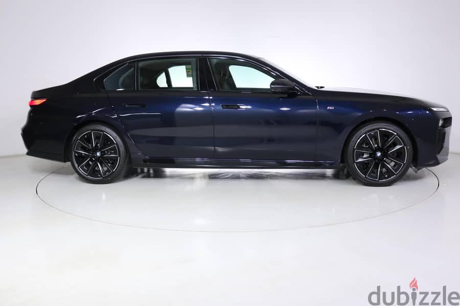 BMW 7-Series 2023 4