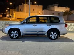 land Cruiser model 2014 Bahrain Agency call 3633 6400