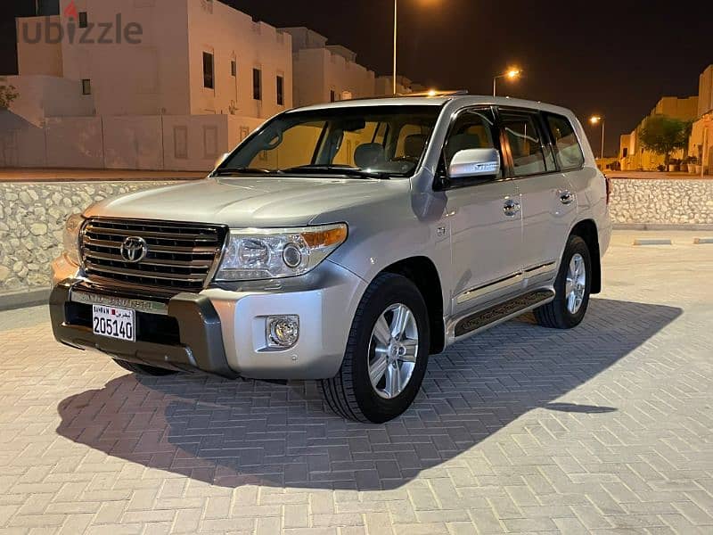 land Cruiser model 2014 Bahrain Agency call 3633 6400 5