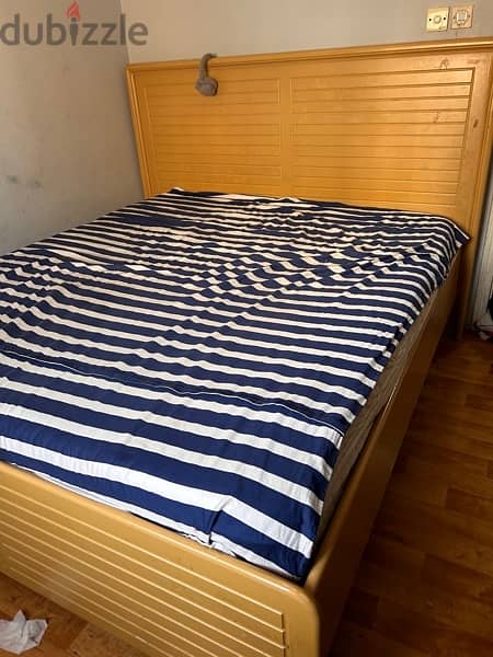 urgent sale Bed with matress 180/200 , 30 bd 2