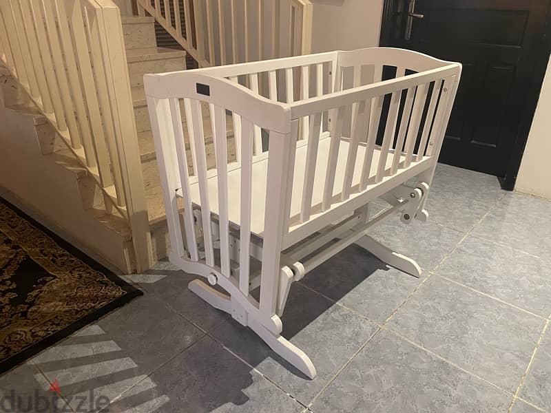 Giggles Baby Crib 4