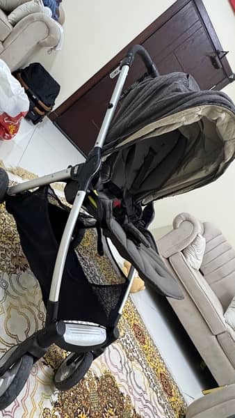 Stroller in Excellent  condition 3