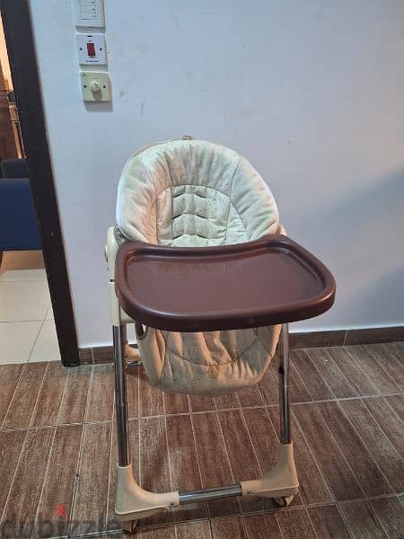 High chair 10bd with cover and without cover also can be used 1