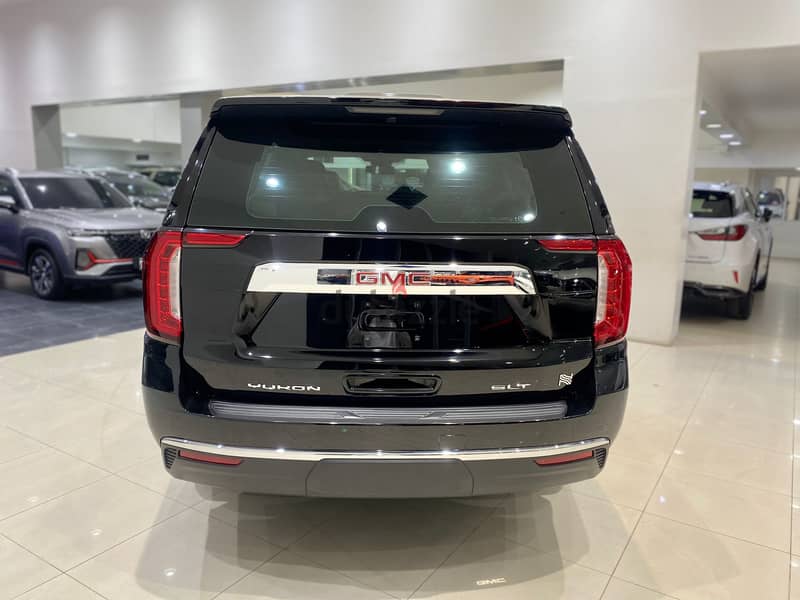 GMC Yukon 2024 black 7